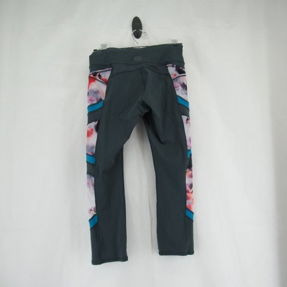 CALIA by Carrie Underwood Gray Capris w/ Pockets - Picture 7 of 14